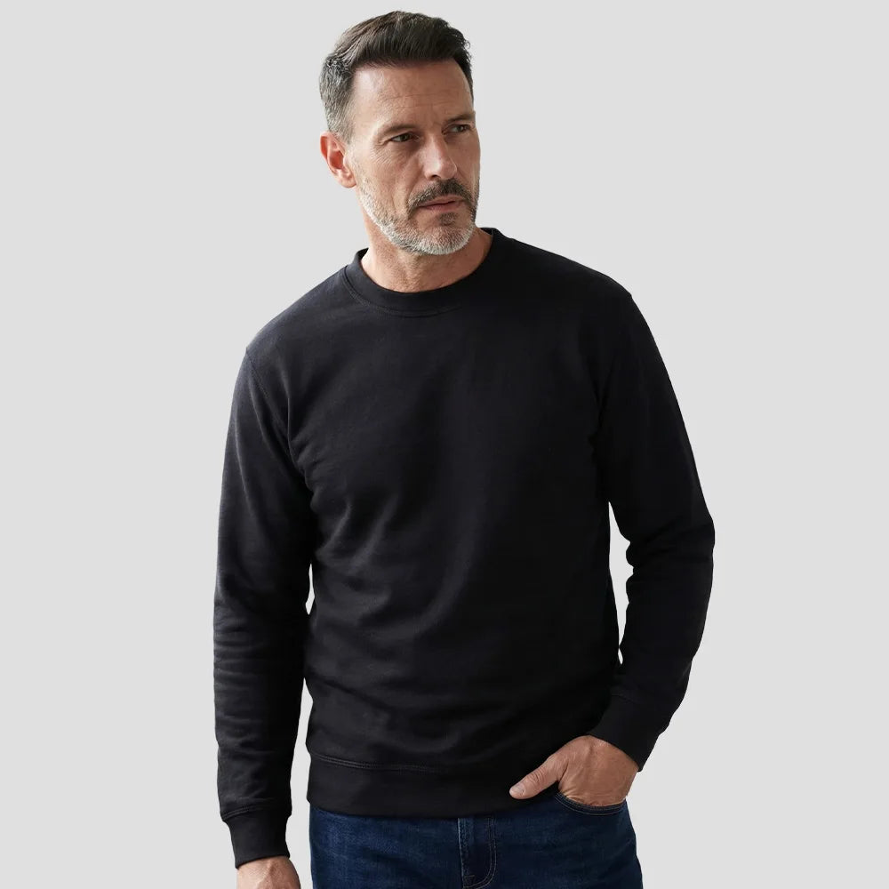 Model wearing the Orn Kite Sweatshirt 1250 in Black