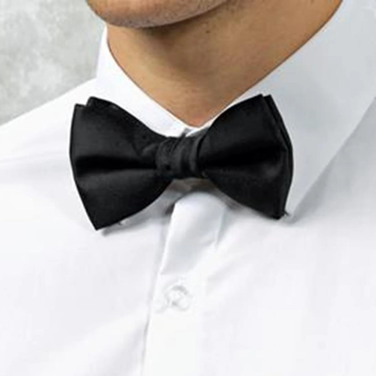 Model wearing the Premier Bow Tie PR705.