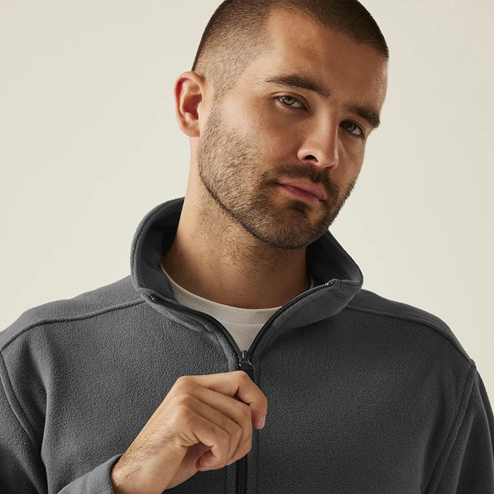 close up zip detail of model wearing Regatta RG138 (TRF557) Micro Fleece Jacket