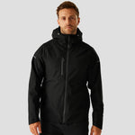 Model wearing the RG443 Regatta Navigate Waterproof Insulated Jacket in Black / Seal Grey
