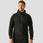 Model wearing the RG451 Regatta Navigate Full Zip Hooded Fleece Jacket in Black / New Royal