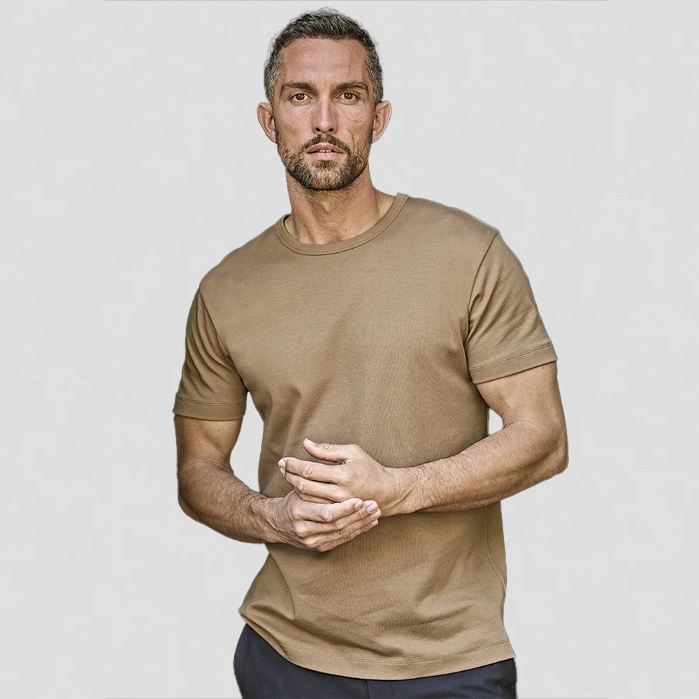 model wearing Tee Jays T520 Interlock T-Shirt Kit